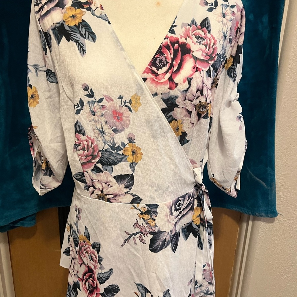 City Chic Floral Peplum Top